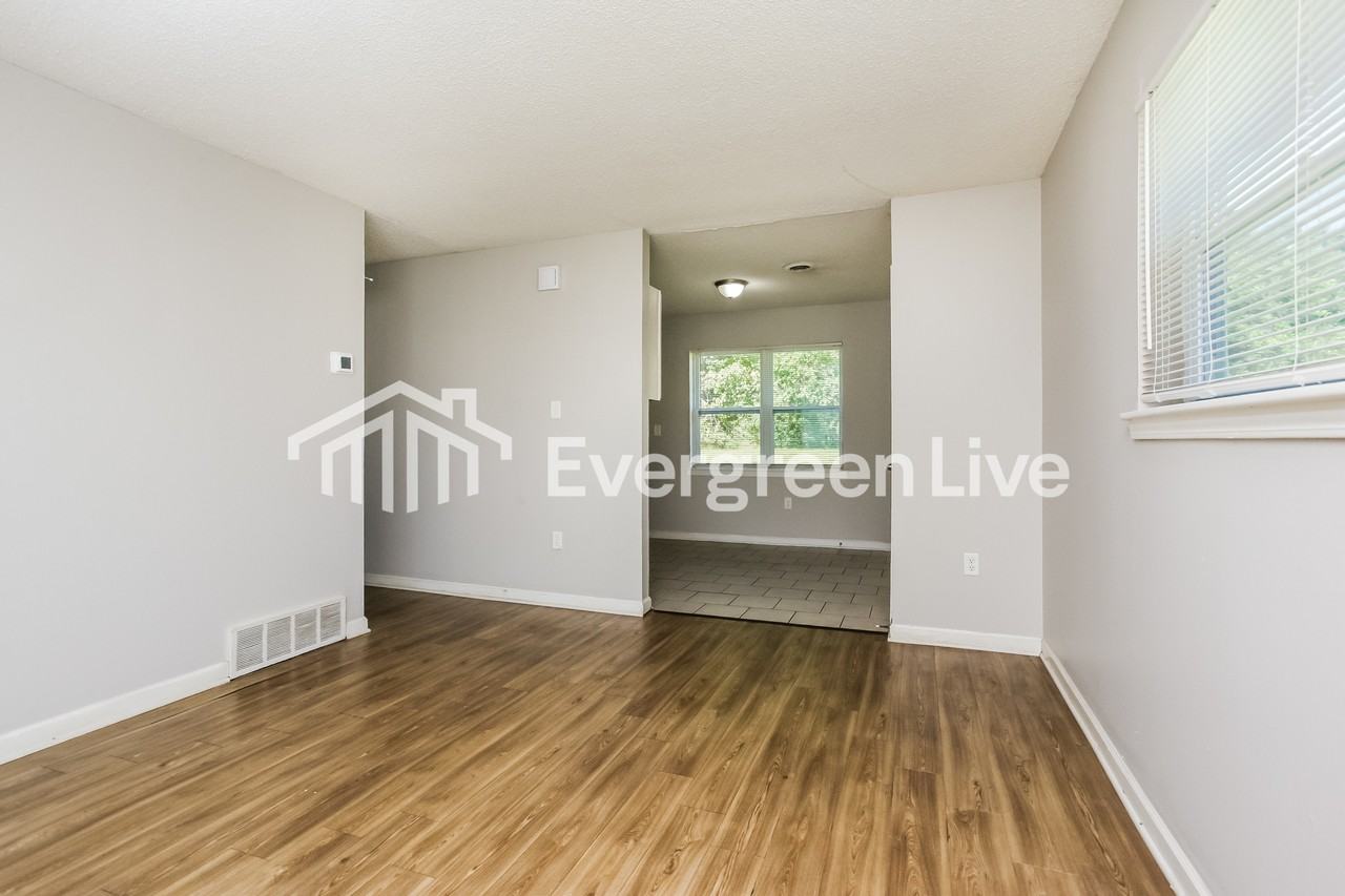 4983 Appleville St - Photo 4 of 16