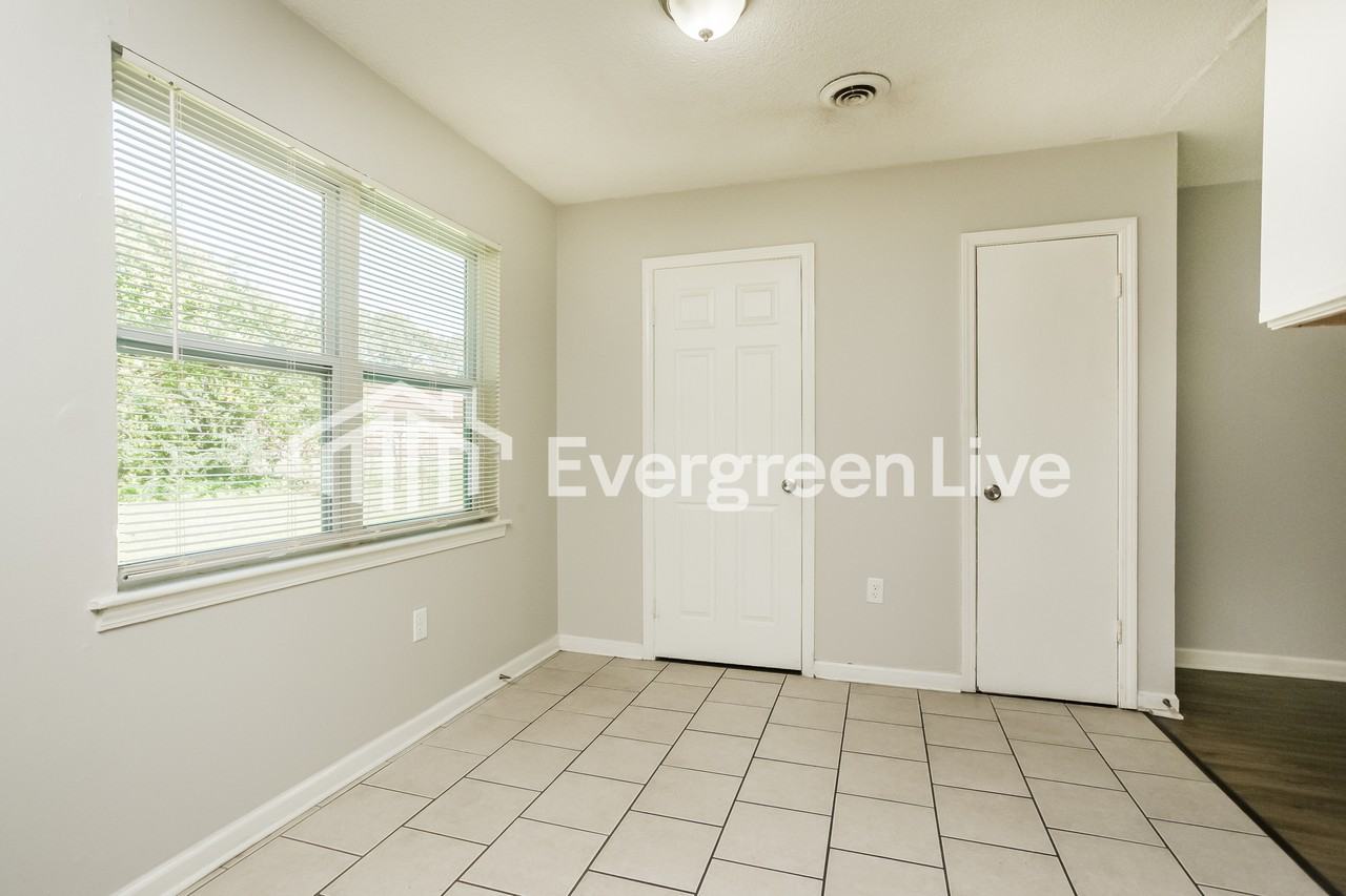 4983 Appleville St - Photo 5 of 16