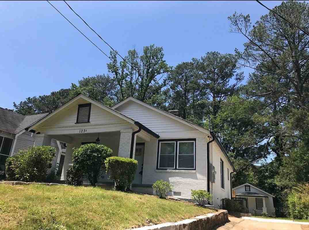 123 Chicamauga Avenue Southwest - Photo 2 of 20