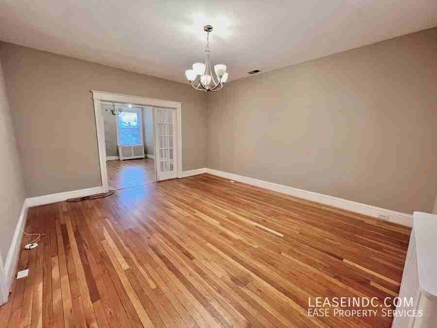 1323 Randolph St Nw - Photo 4 of 21