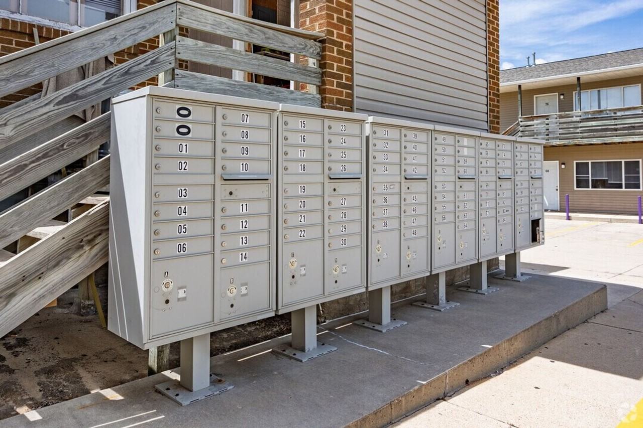 Residences on College Hill - Photo 3 of 21