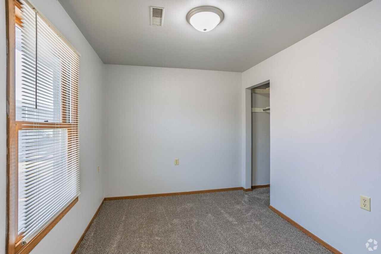 Residences on College Hill - Photo 2 of 34