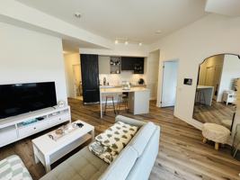 featured image of 405 Dundas St W