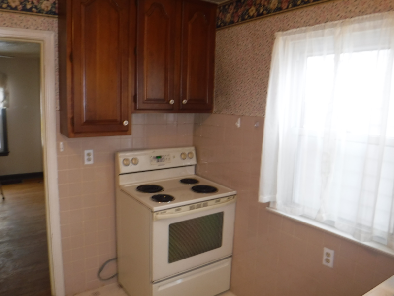 1545 Atlantic Street Northeast - Photo 4 of 24