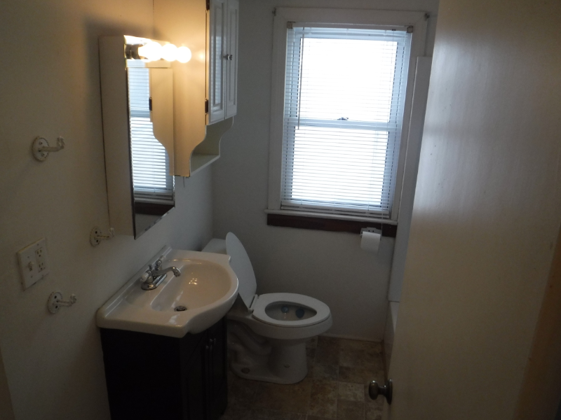 1545 Atlantic Street Northeast - Photo 3 of 24