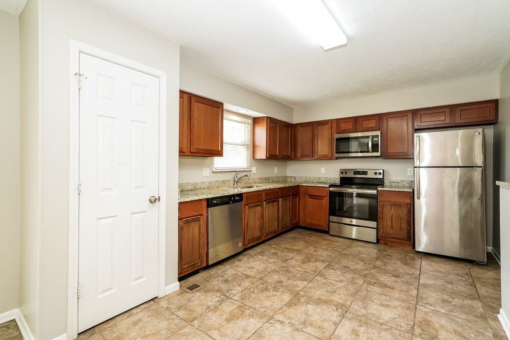 819 Bitter Bark Ln - Photo 7 of 25