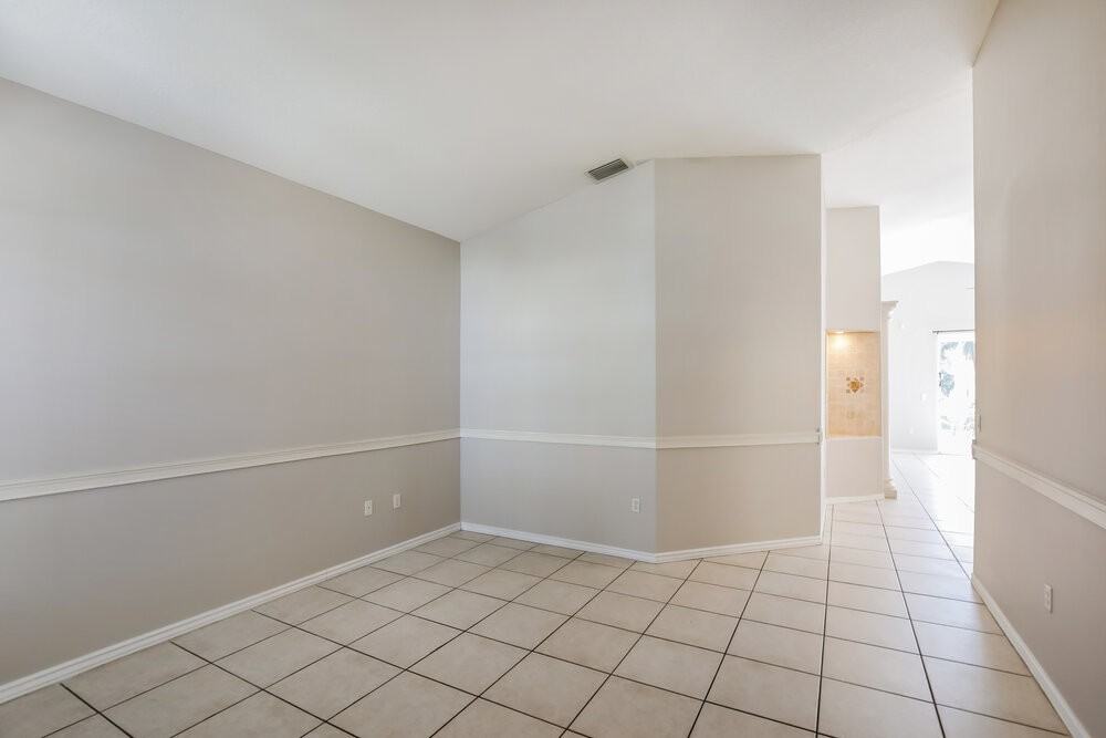 12418 Nw 53rd St - Photo 3 of 16