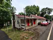 4867 River Rd #B - Photo 1 of 1