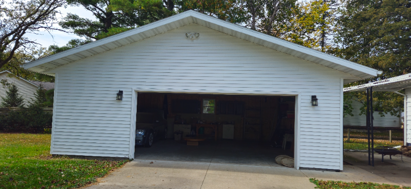 1105 Eddy Ln - Photo 3 of 14