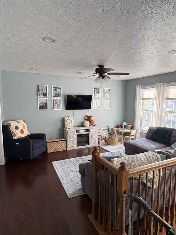 3234 Woodfield Drive - Photo 2 of 20