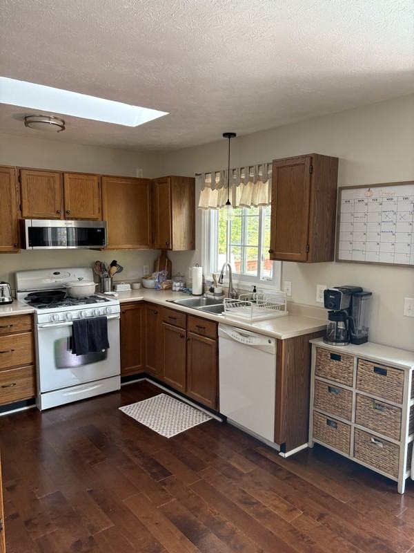 3234 Woodfield Drive - Photo 4 of 20