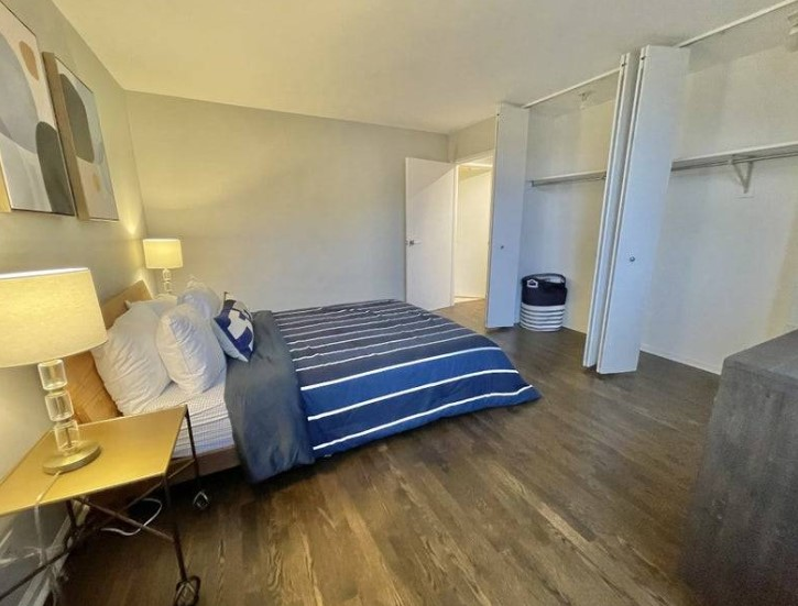 232 N Broadway - Photo 2 of 6