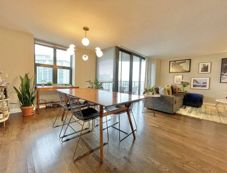 232 N Broadway - Photo 3 of 6