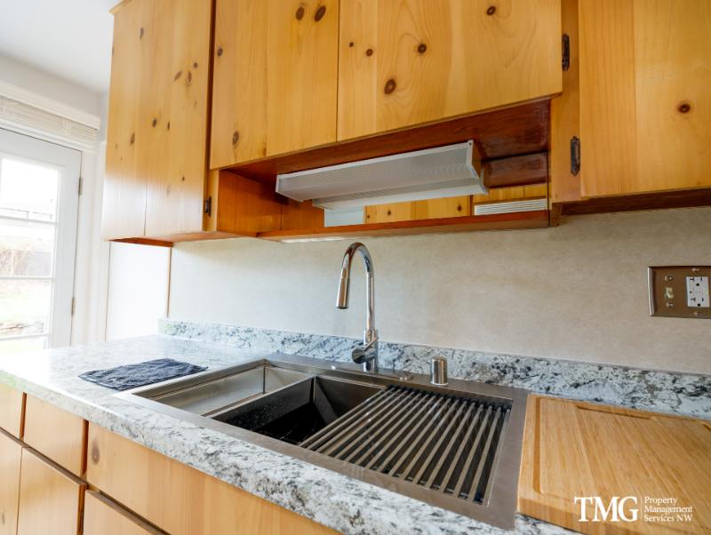 1413 Ne 136th St - Photo 4 of 11