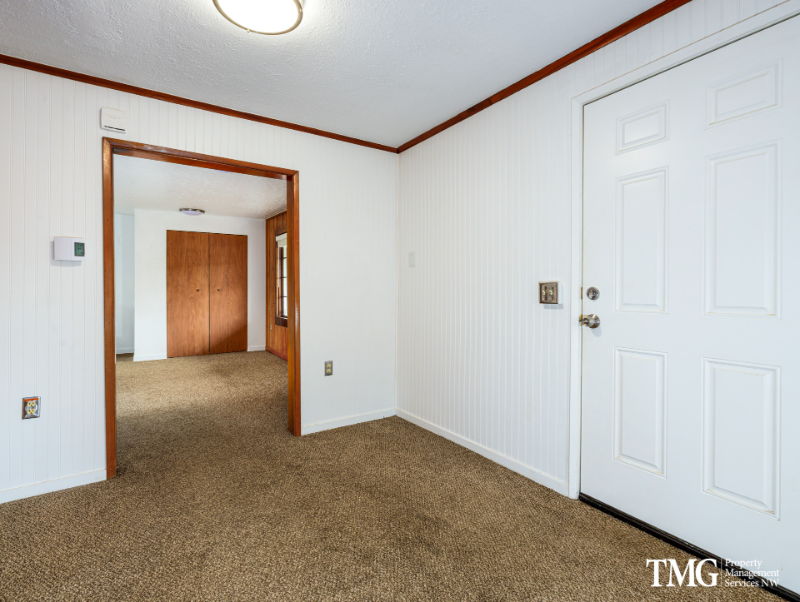 1413 Ne 136th St - Photo 5 of 11