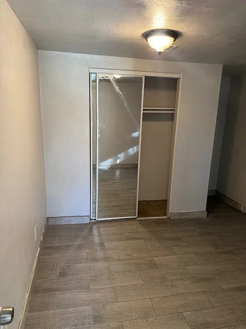 305 S 23rd St #B - Photo 4 of 9