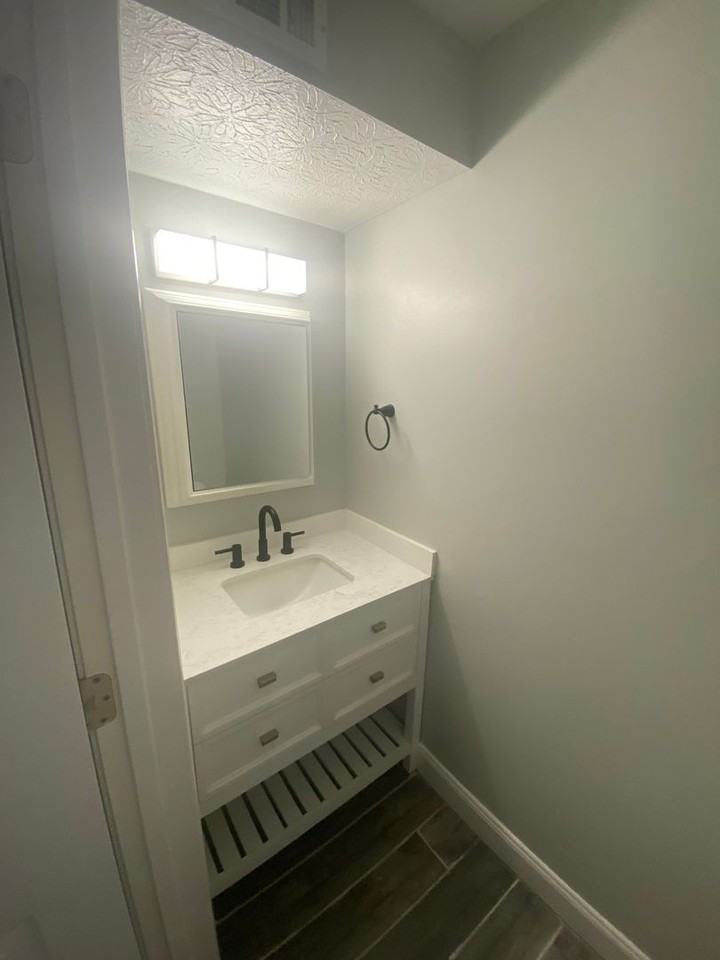 3210 Summerhill Ln - Photo 2 of 12