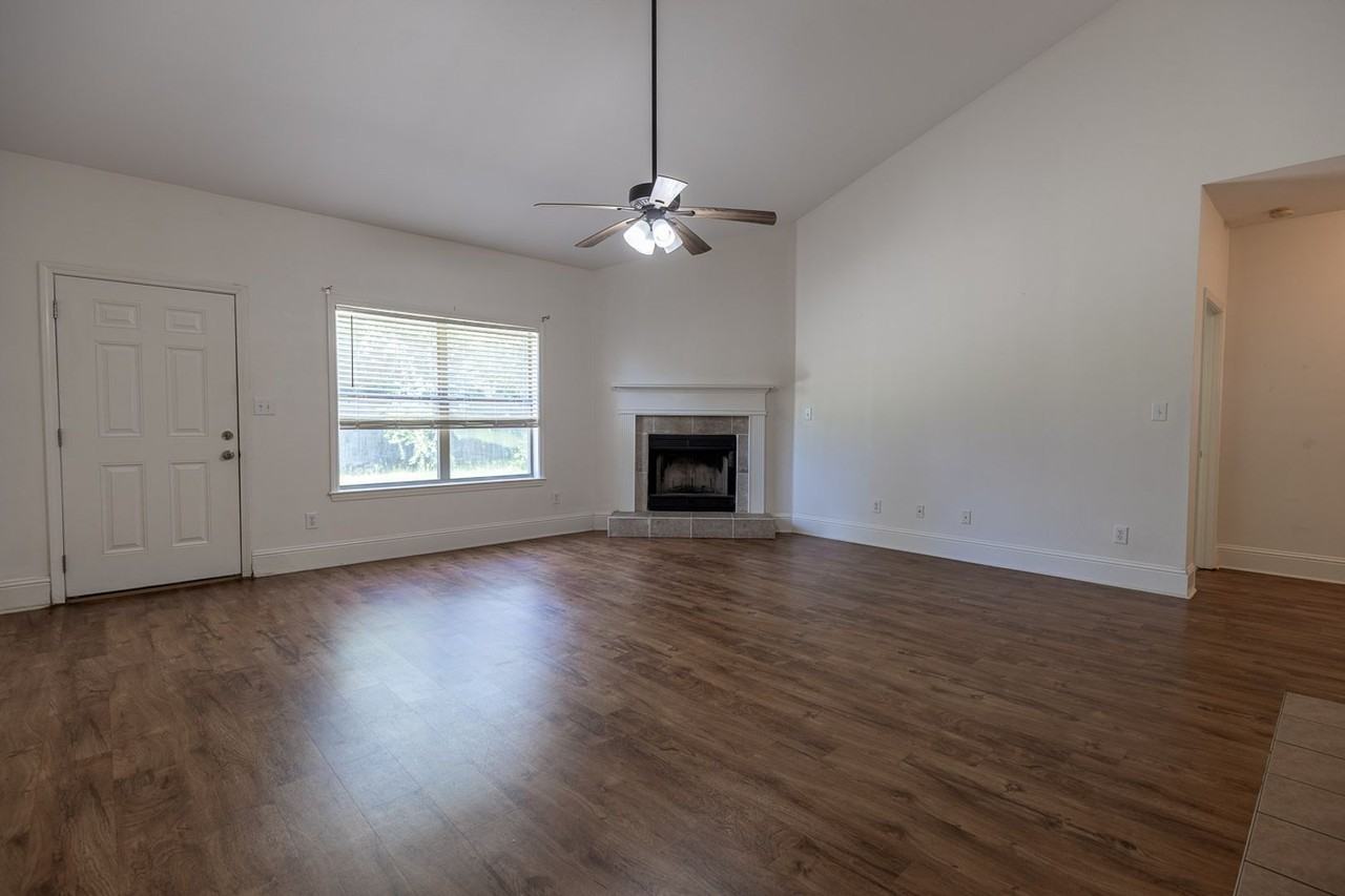 101 Normandy St - Photo 5 of 19