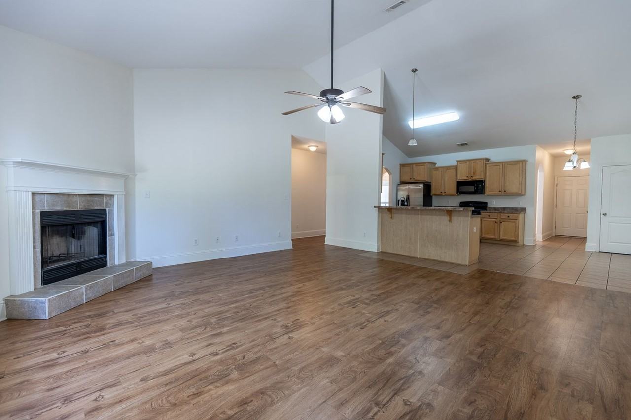 101 Normandy St - Photo 6 of 19