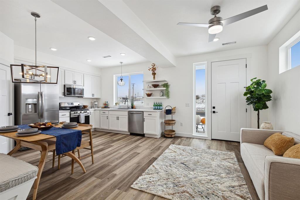 445 Skeels Avenue - Photo 5 of 17