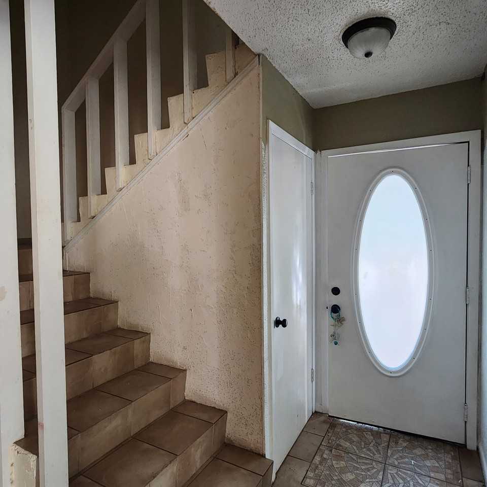 18171 Meandering Way - Photo 2 of 20