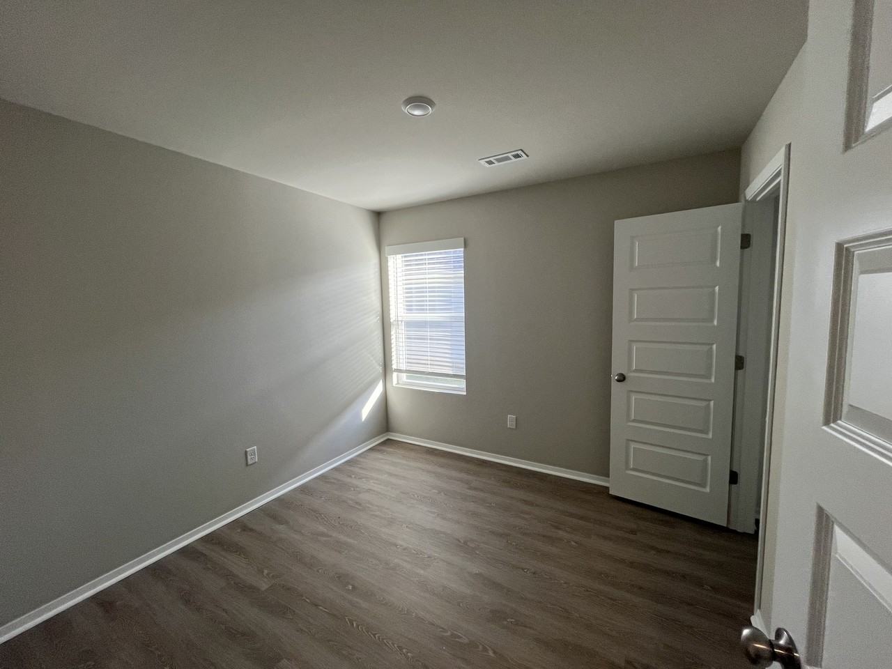 2538 E Meramec St #NA - Photo 2 of 7