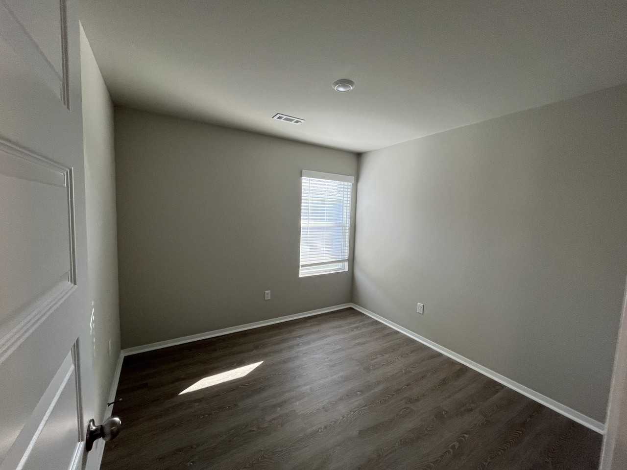 2538 E Meramec St #NA - Photo 5 of 7