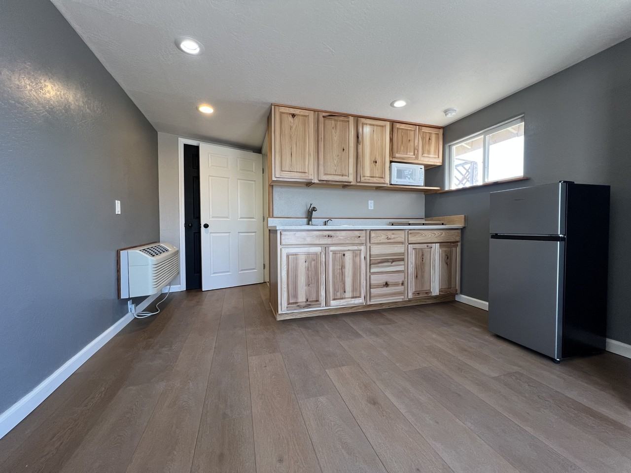 2576 Rice Road - Photo 2 of 7