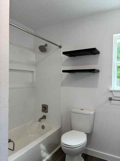 411 8th St #E - Photo 6 of 20