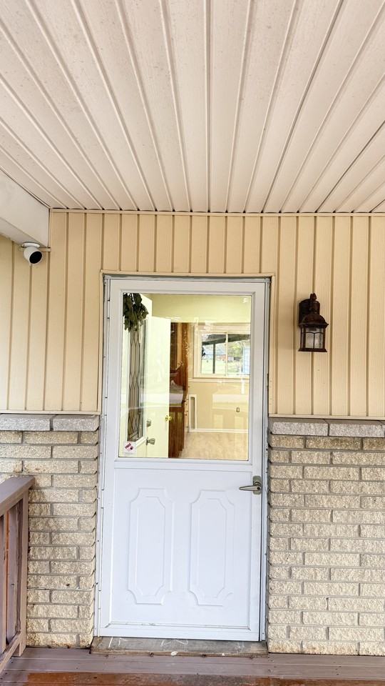 1060 Glaser Dr #NA - Photo 3 of 23