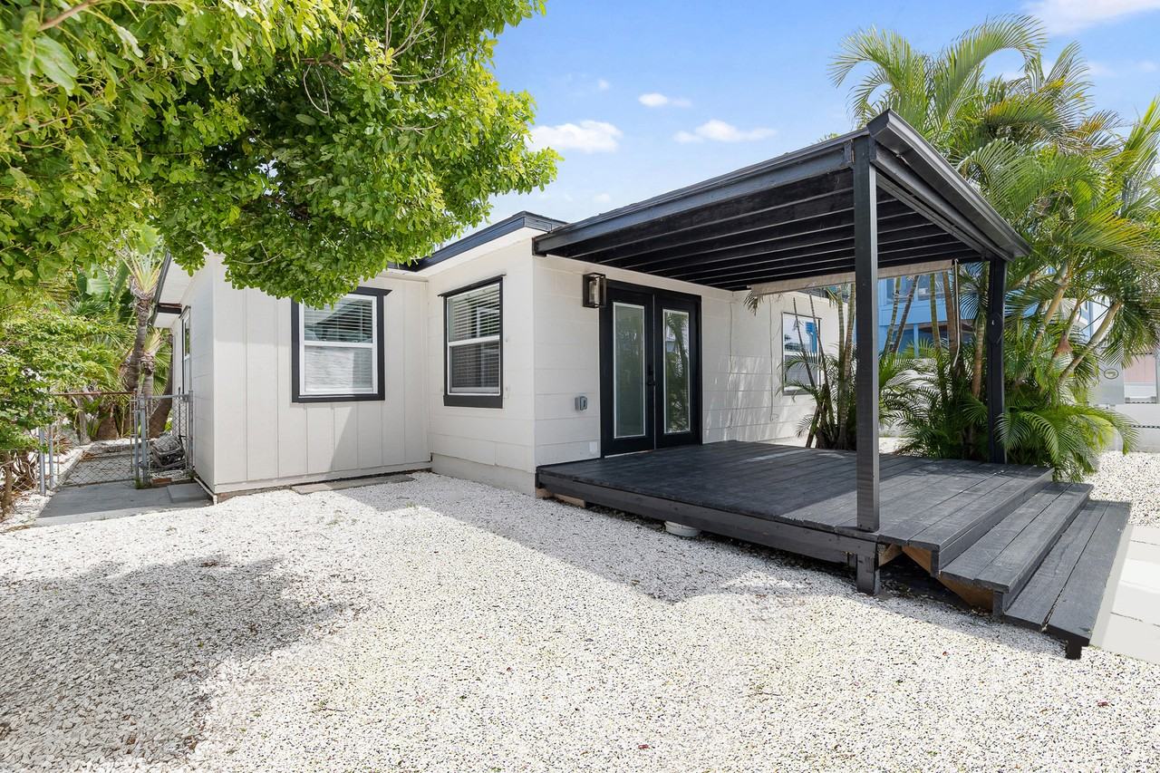 231 Madeira Avenue East #NA - Photo 2 of 37