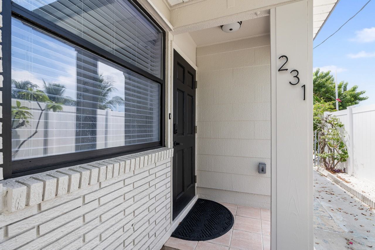 231 Madeira Avenue East #NA - Photo 4 of 37