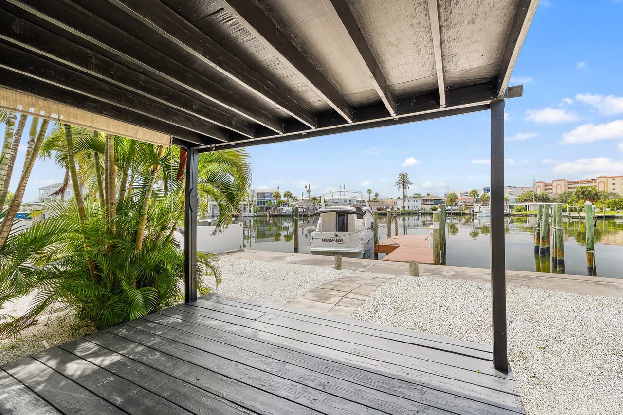 231 Madeira Avenue East #NA - Photo 5 of 37