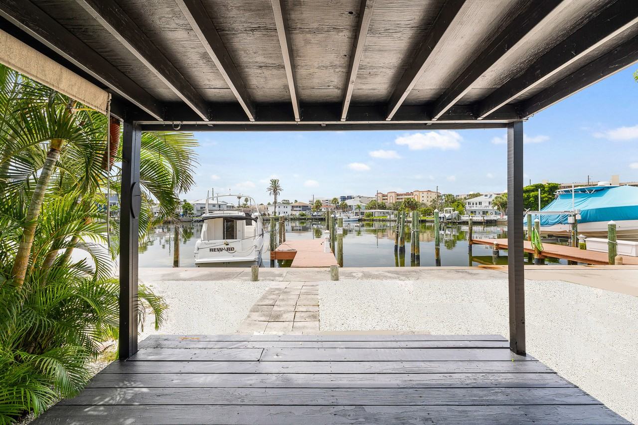 231 Madeira Avenue East #NA - Photo 7 of 37