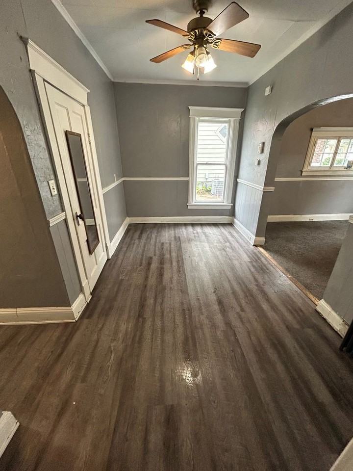 721 California Ave - Photo 2 of 10