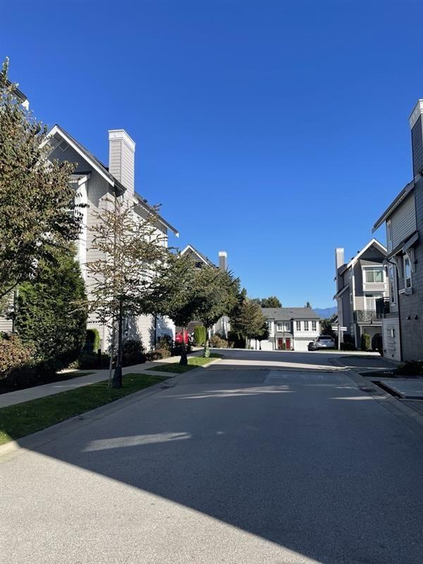 Gardner Living Townhomes - Photo 4 of 5