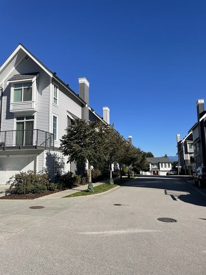 Gardner Living Townhomes - Photo 5 of 5