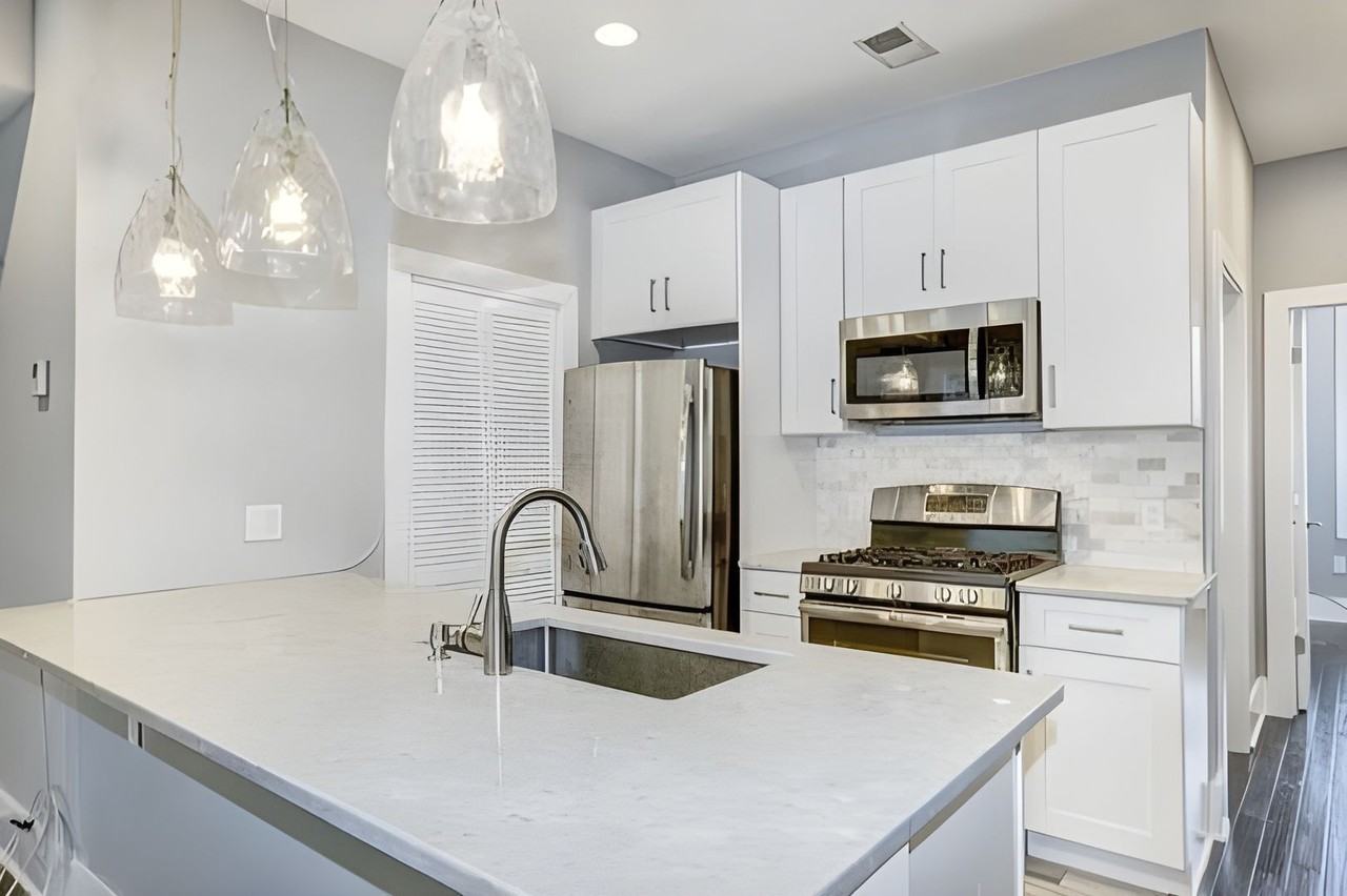 1220 19th St NE - Photo 3 of 28