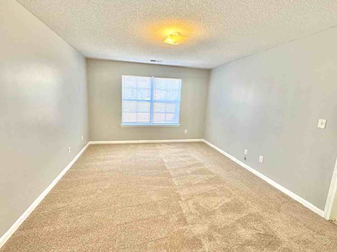 10199 Sterling Ridge Dr - Photo 5 of 10