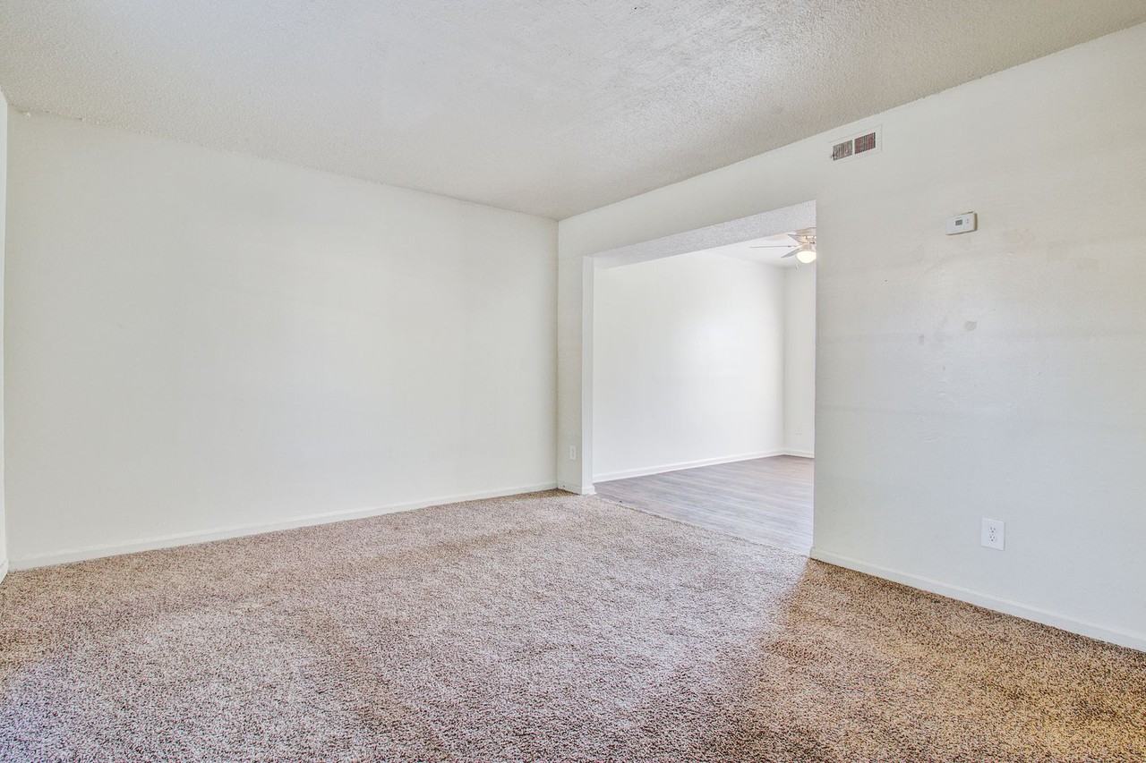 Ashley Chase Apartments - Photo 4 of 32