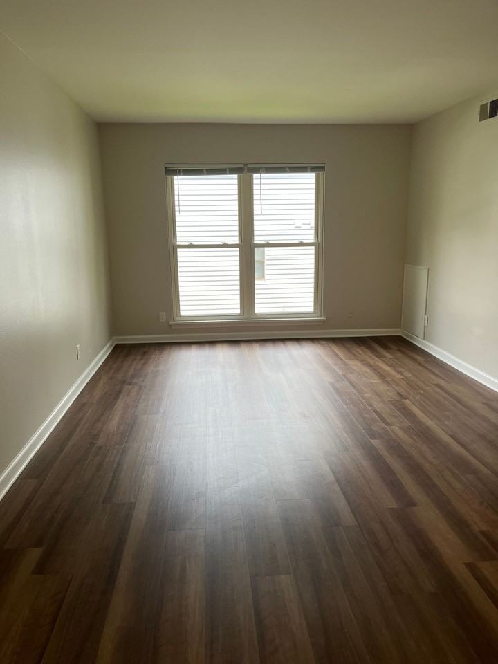 15th Street Apartments Available! - Photo 4 of 4