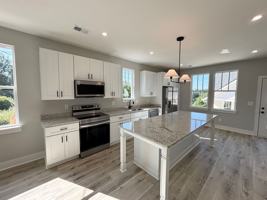 featured image of 2703 Clark St