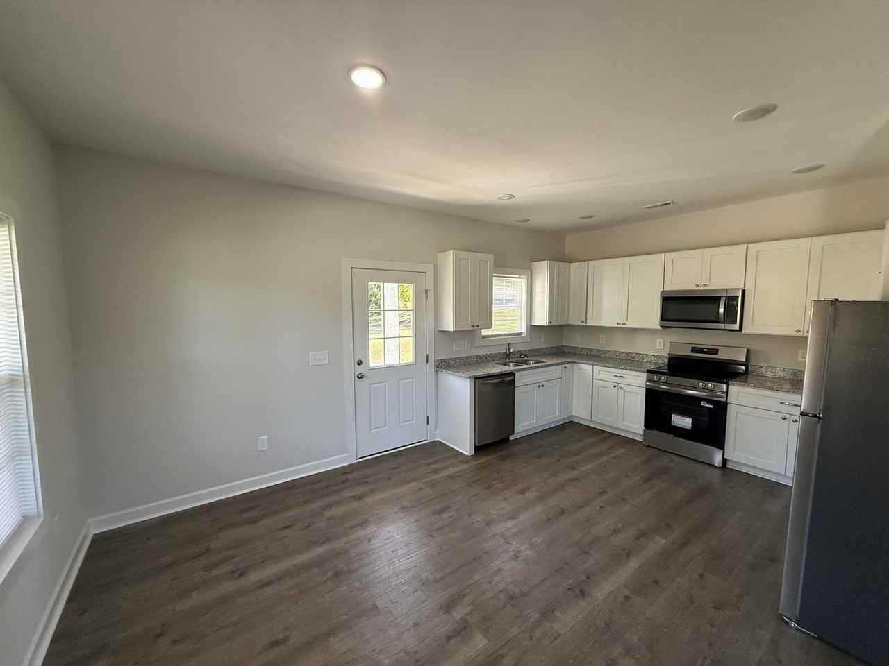 420 W Pine St - Photo 6 of 21