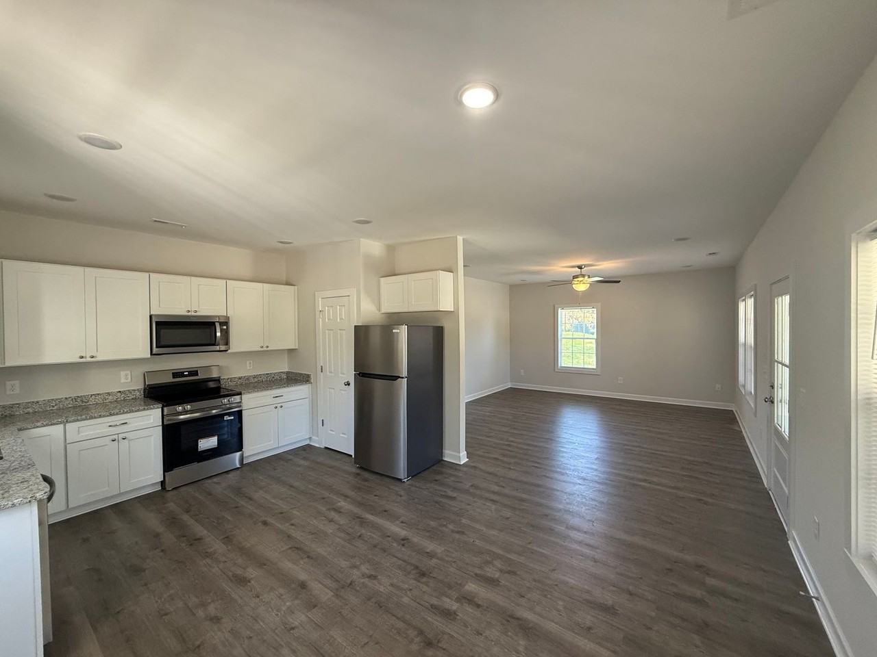 420 W Pine St - Photo 7 of 21