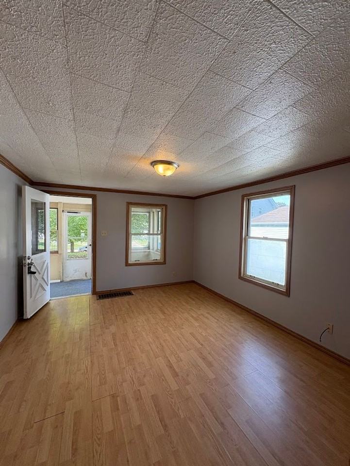 2149 18th St Sw - Photo 2 of 10