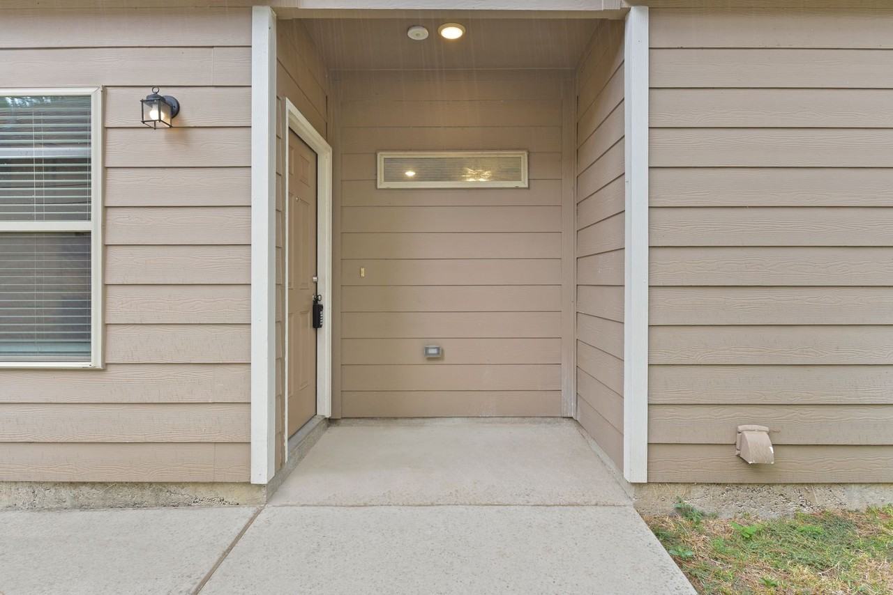 9650 Warm Spring - Photo 4 of 26