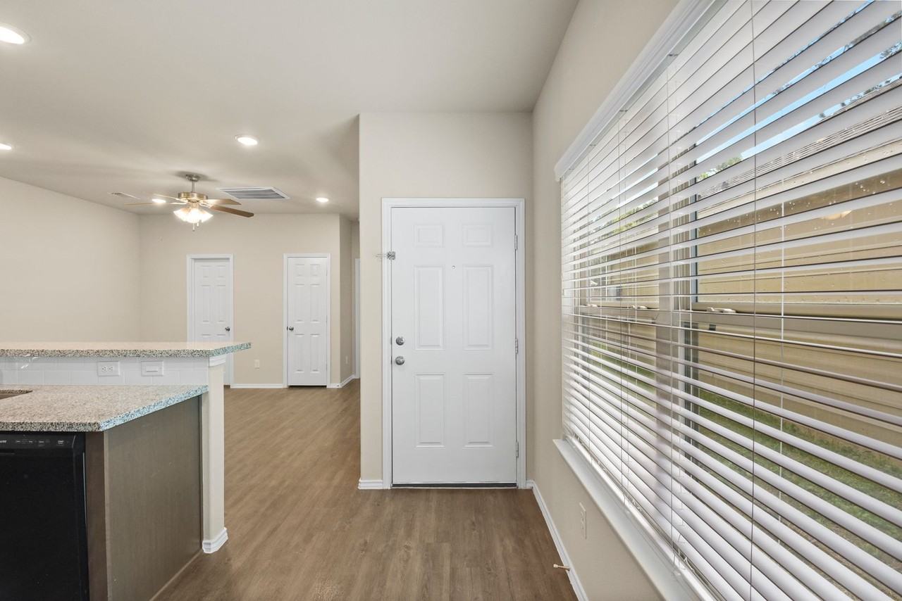 9650 Warm Spring - Photo 5 of 26