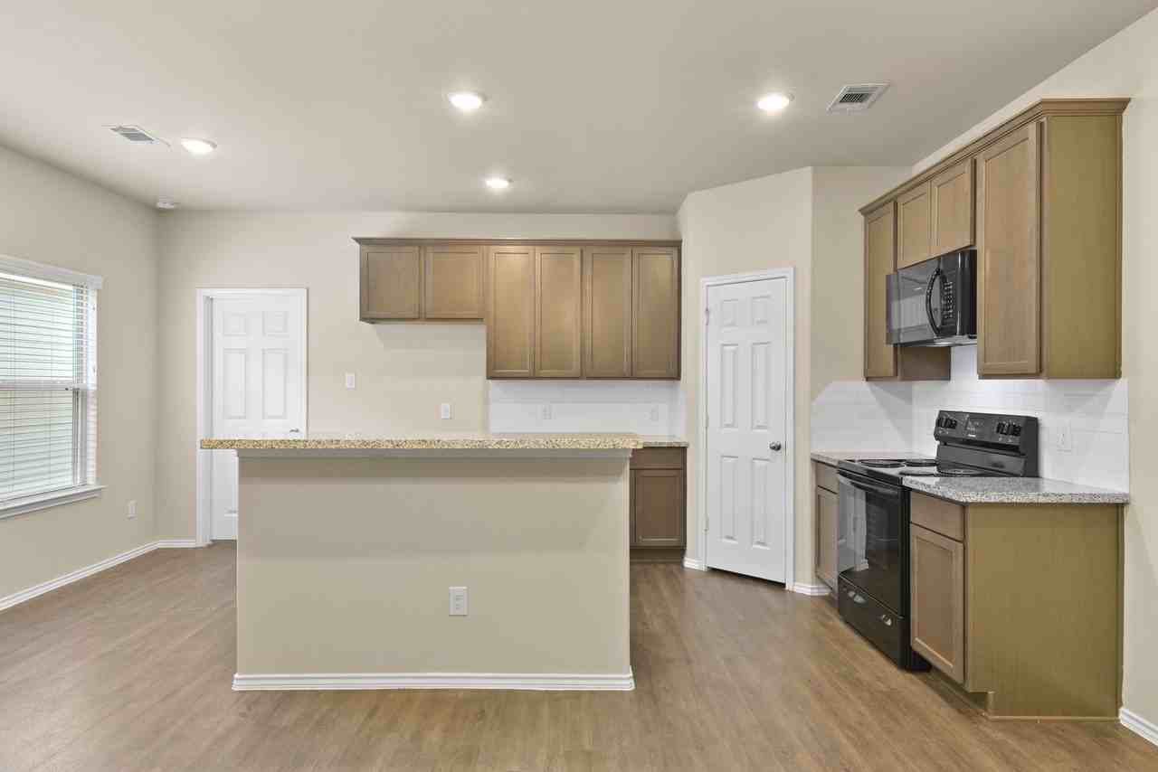 9650 Warm Spring - Photo 7 of 26