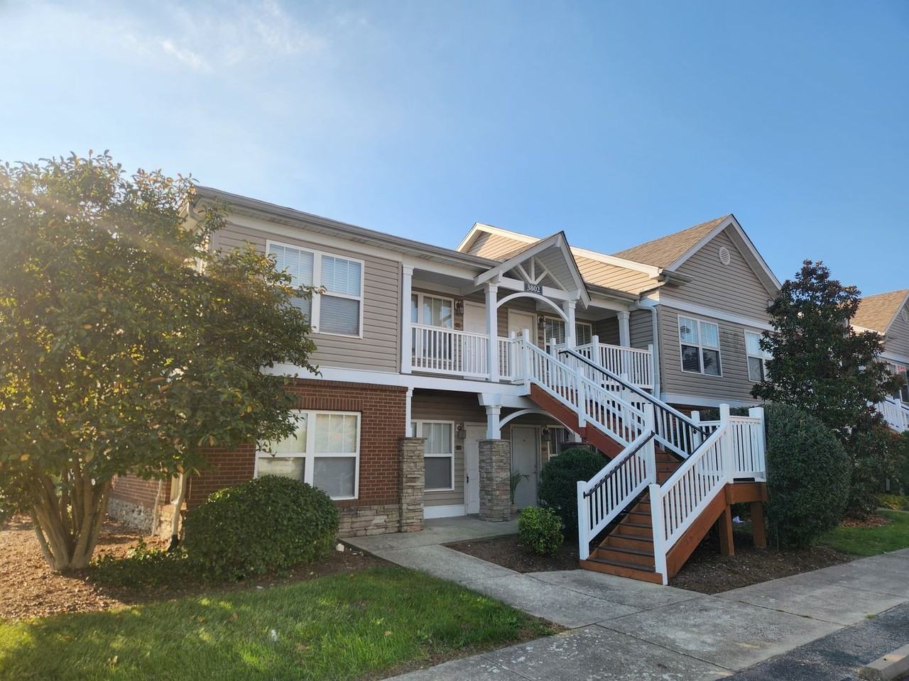 3802 Falcon Crest Dr #125 - Photo 4 of 34