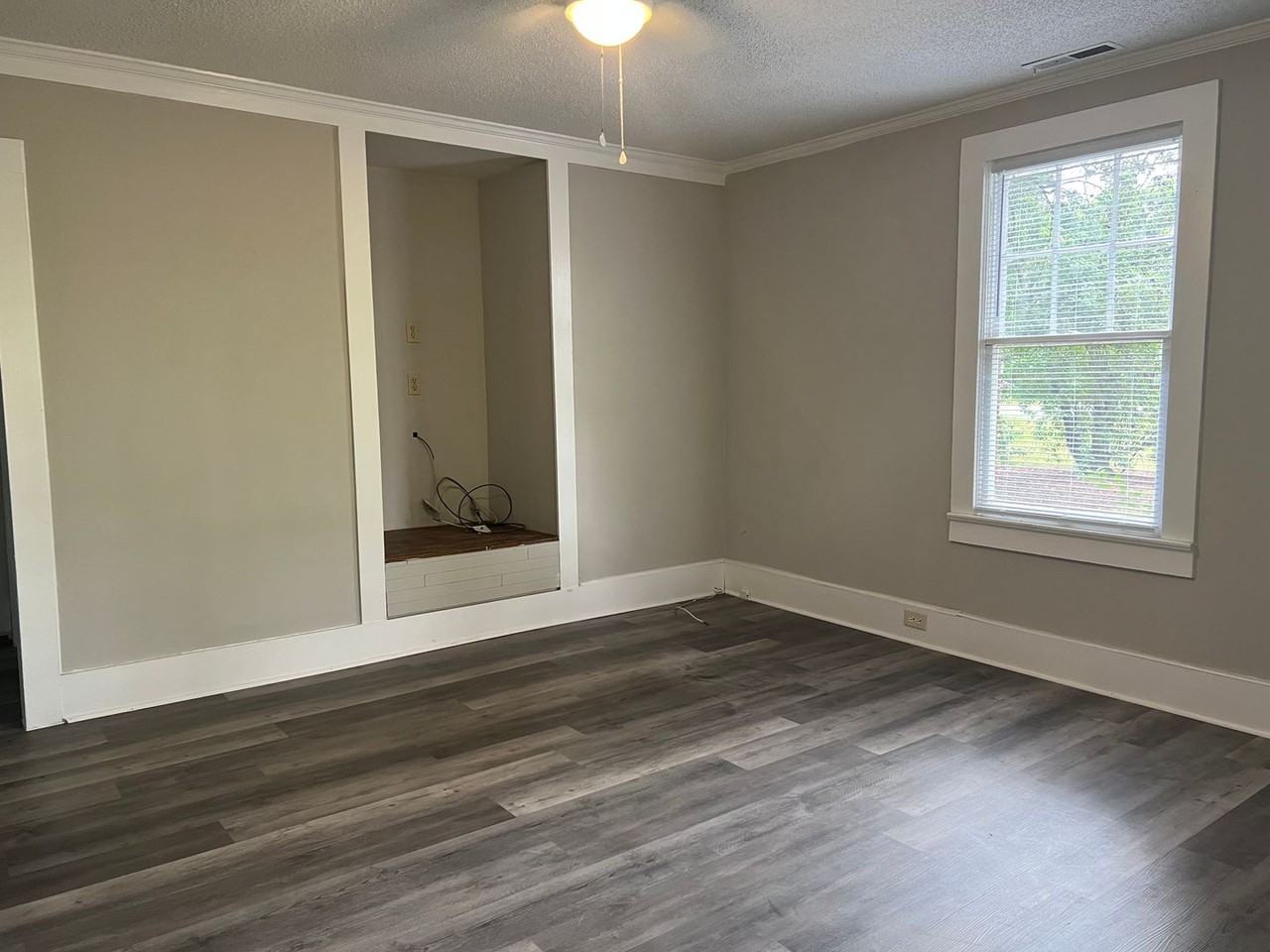 216 Meade St - Photo 2 of 10